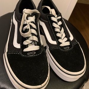 Vans Off the Wall, low top unisex youth size 2
